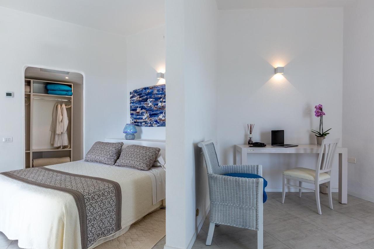 Hotel Flamingo Santa Margherita di Pula Eksteriør billede